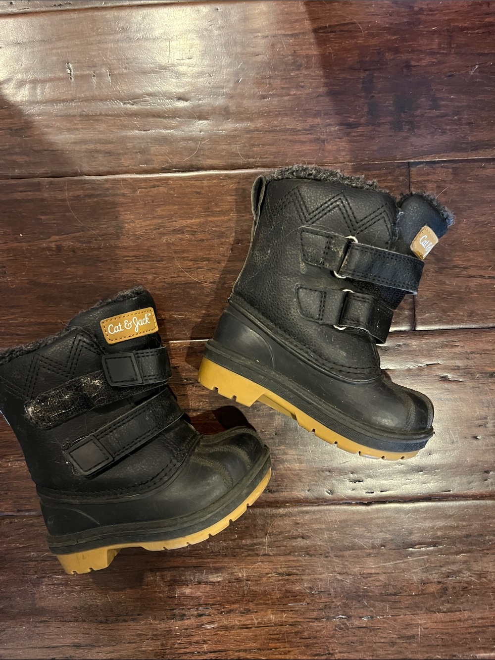 Cat & Jack snow boots. Size 5 toddler.
